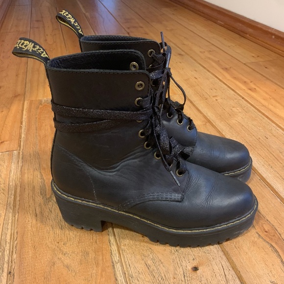 Dr. Martens Shoes - Doc Martens Shriver Hi Platform Boot - Size 8/ 39